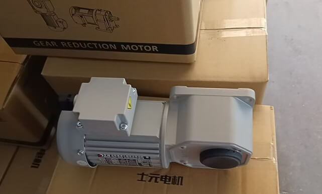 G100A-100W电机可以配多大的SGF直交轴减速机 士元
